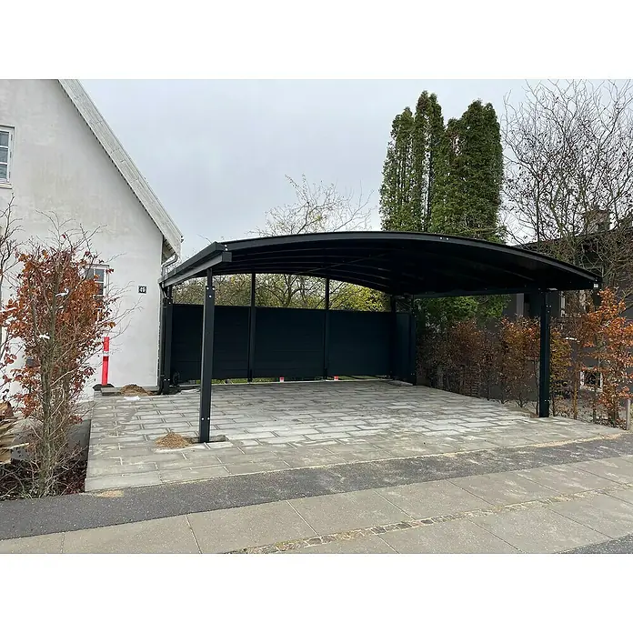 Allview Wandelement Calux Endwand - Passend für: Allview Doppelcarport Calux - Schwarzer Carport aus Metall mit gepflastertem Boden und dunkelgrüner Wand. Praktischer Unterstand für Fahrzeuge bei jedem Wetter.
