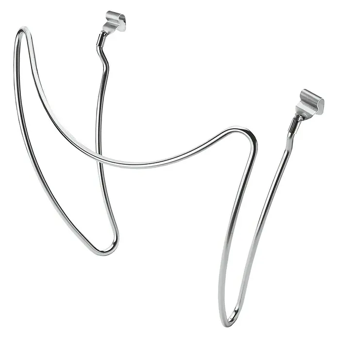 Weber Soporte para tapa - Acero inoxidable - Esta foto muestra un portabotellas de alambre cromado con dos clips de retención, aislado sobre un fondo negro.