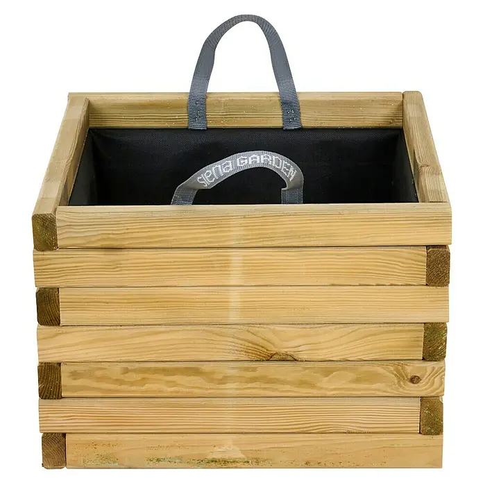 Siena Garden Pflanzkübel eckig Taunus - Außenmaß (L x B x H): 50 x 50 x 38 cm, Holz, Naturbraun - Nahaufnahme eines quadratischen Siena Garden Pflanzgefäßes aus Holz mit Stoffauskleidung und Tragegriffen vor schwarzem Hintergrund.