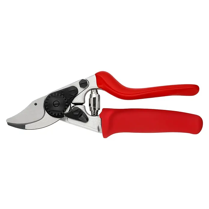 Felco Gartenschere 15 - Bypass - Eine hochwertige Gartenschere mit roten Griffen und scharfen Klingen für präzise Schnitte in Ihrem Garten.