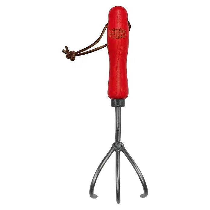 Felco Gartenkralle 411 - Arbeitsbreite: 5,5 cm - Nahaufnahme eines Handgartenkrallers mit rotem Holzgriff und Metallzinken, ein robustes Werkzeug zum Auflockern und Belüften des Bodens.