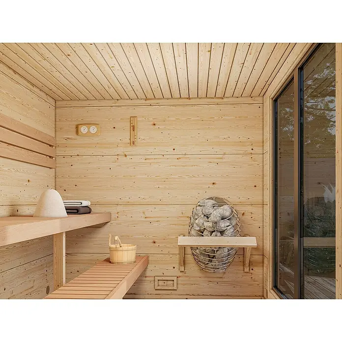 Palmako Saunahaus - Ohne Ofen, Natur, L x B x H: 238 x 261 x 250 cm - Saunainnenraum mit Holzverkleidung, Bänken, Ofen und Fenster. Die Einrichtung ist hell und einladend, perfekt zum Entspannen.