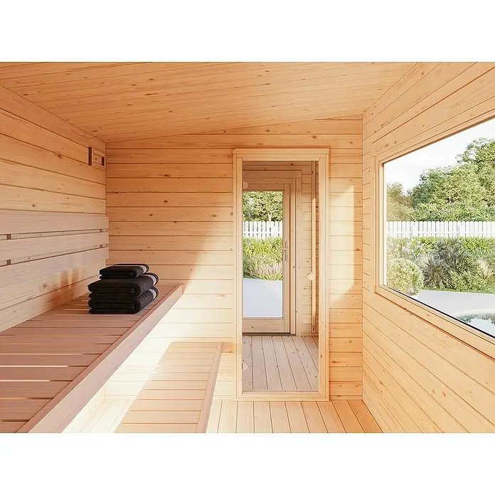 Palmako Saunahaus Sanna - Ohne Ofen, Natur, L x B x H: 267 x 482 x 249 cm - Eine einladende Sauna mit Holzverkleidung, Bänken und einem Fenster, das einen Blick auf die Natur bietet, lädt zum Entspannen ein.