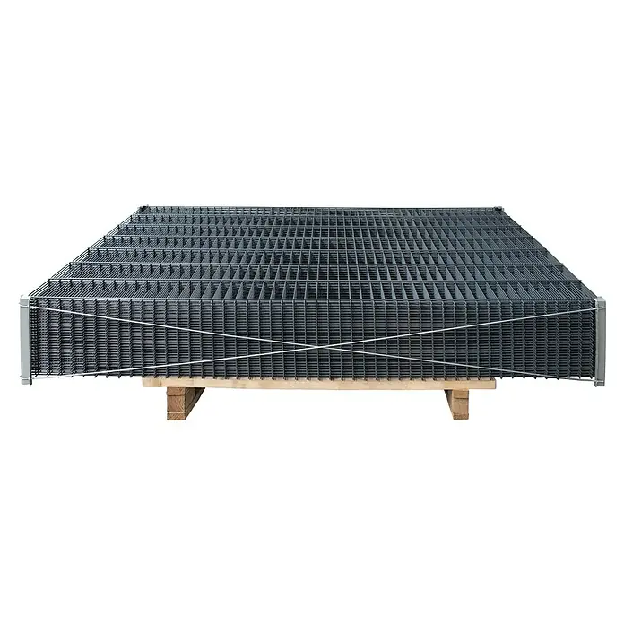 Mattenzaun Vega 2D - Anthrazit, B x H: 2.500 x 1.030 mm, Stahl - Ein Stapel von geschweißten Drahtgittermatten, die mit Bändern auf einer Palette befestigt sind.