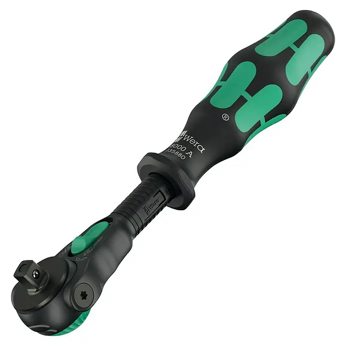 Wera Zyklop Knarre 8000 A Zyklop Speed Black Edition - ¼″ - Ein Bild des Wera 8000 A Knarren-Schraubendrehers, bekannt für sein ergonomisches Design und seine robuste Konstruktion.