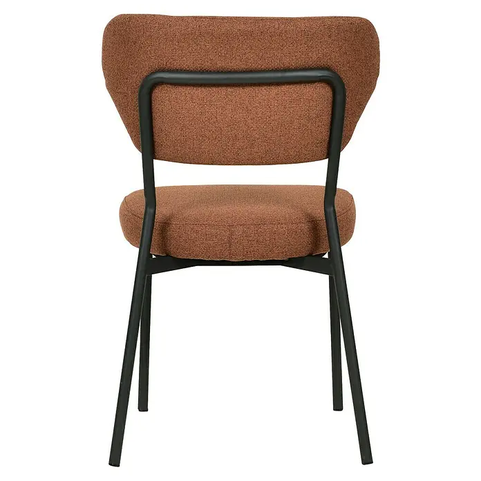 Feros Stapelstuhl Duko - Stahl, Sperrholz, Schaumstoff, Braun, B x T x H: 53 x 55 x 83 cm - Ansicht eines braunen Polsterstuhls mit schwarzem Metallgestell. Der Stuhl hat eine abgerundete Rückenlehne und eine bequeme Sitzfläche.