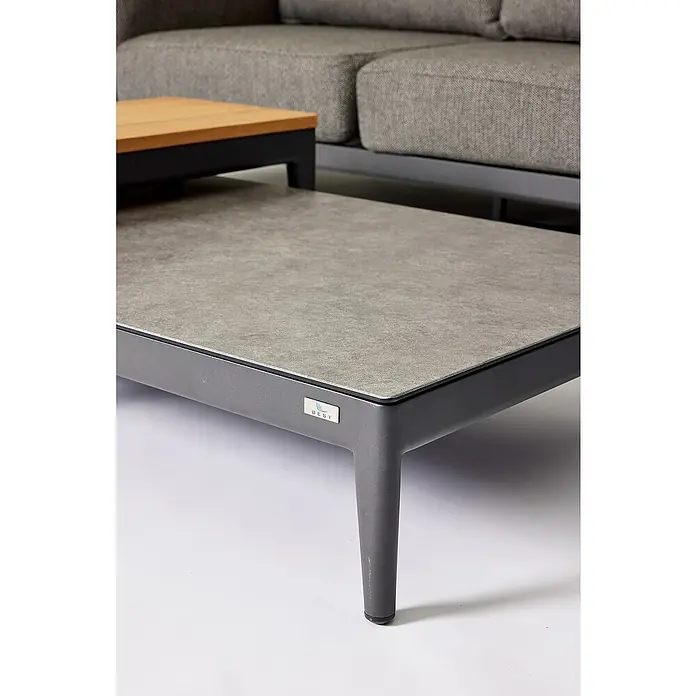 Loungetisch Athene - L x B x H: 144 x 74 x 36 cm, Metall, Anthrazit - Nahaufnahme eines grauen Couchtisches mit Metallgestell und einer kleinen Holzablage.