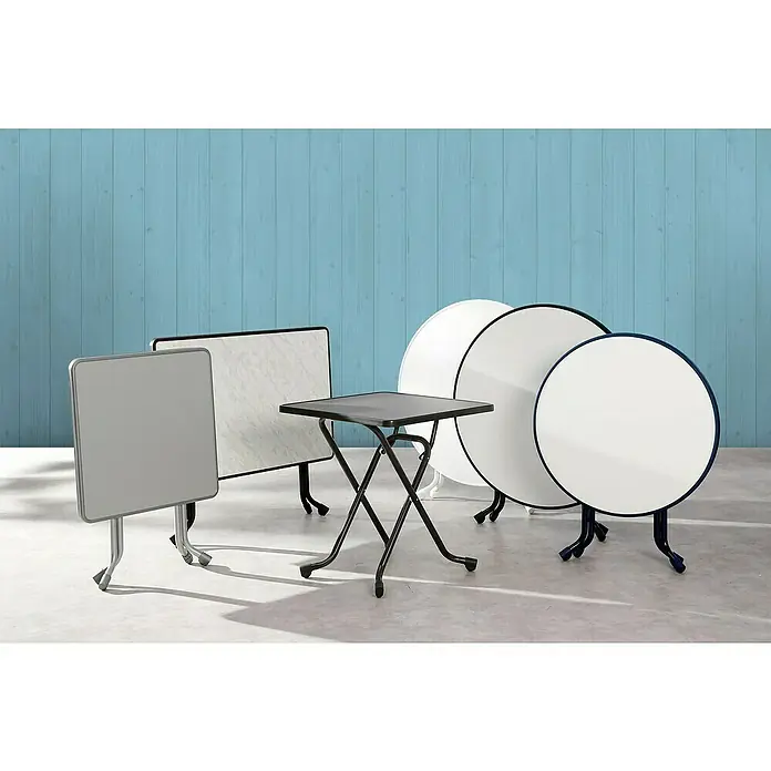 Barths Gartentisch rund Dubllin - Ø x H: 100 x 73 cm, Stahl, Rund, Weiß - Klapptische in verschiedenen Formen und Farben vor einem hellblauen Hintergrund. Ideal für Veranstaltungen oder den flexiblen Einsatz im Alltag.