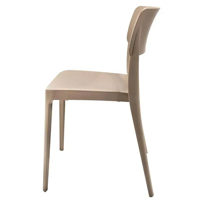 Stapelstuhl Wing - Polypropylen, Sandbraun, B x T x H: 47 x 50 x 82 cm - Nahaufnahme eines sandfarbenen Stuhls mit klarer Linienführung und minimalistischem Design, ideal für moderne Räume.