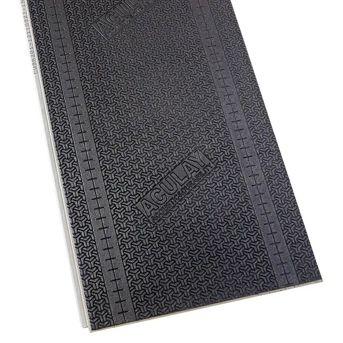 Vinylboden Silent - Sherman Eiche, Landhausdiele, 1.220 x 229 x 5,3 mm - Nahaufnahme einer ACULAY Akustikdämmplatte mit strukturiertem Muster.