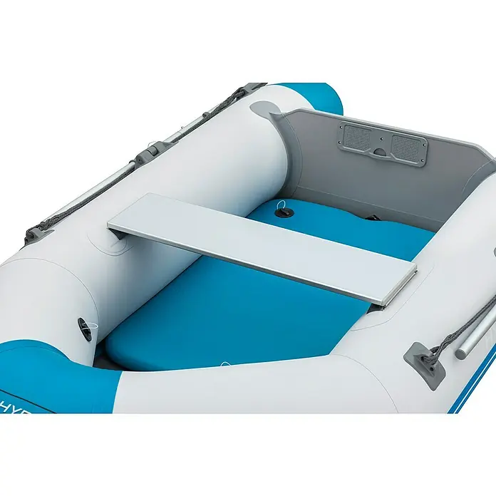 Bestway Hydro Force Schlauchboot Caspian - L x B x H: 230 x 130 x 33 cm, Geeignet für: 2 Personen, Nutzlast: 258 kg - Nahaufnahme eines Hydro-Force Schlauchboots, das ein blaues Luftkissensitz und eine graue Heckplatte hat.