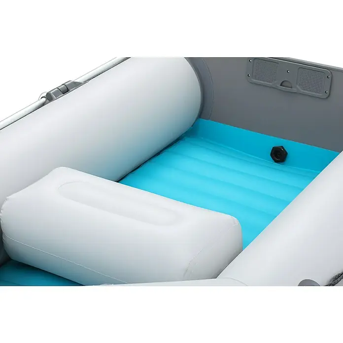 Bestway Hydro Force Schlauchboot-Set Corinth Elite™ - L x B x H: 230 x 130 x 33 cm, Geeignet für: 2 Personen, Nutzlast: 280 kg - Nahaufnahme des aufblasbaren Schlauchbootes mit blauem Boden und weißem Sitzkissen, ideal für Wassersport und Freizeit.