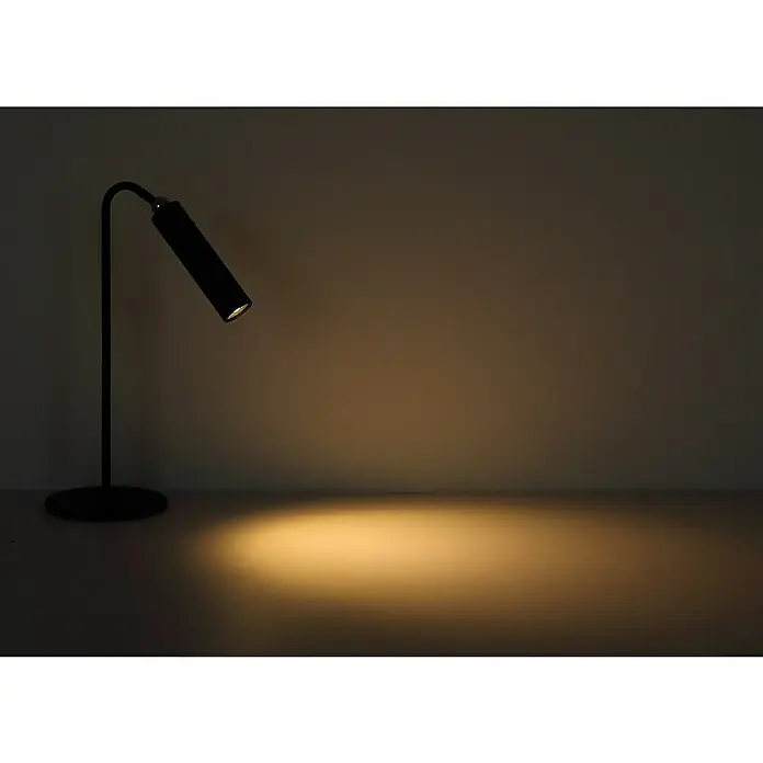 Globo LED-Tischleuchte Andra - L x B x H: 26 x 12,4 x 33,5 cm, Schwarz, Warmweiß - Diese Aufnahme zeigt eine moderne, schwarze Schreibtischlampe, die ein warmes, einladendes Licht ausstrahlt und für eine stimmungsvolle Atmosphäre sorgt.