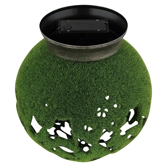 Globo LED-Solar-Dekoleuchte Grasball - Grün, Ø x H: 20 x 22 cm - Dekorative Solarleuchte in Kugelform, bedeckt mit künstlichem Gras und mit einem bronzefarbenen Metalleinsatz.