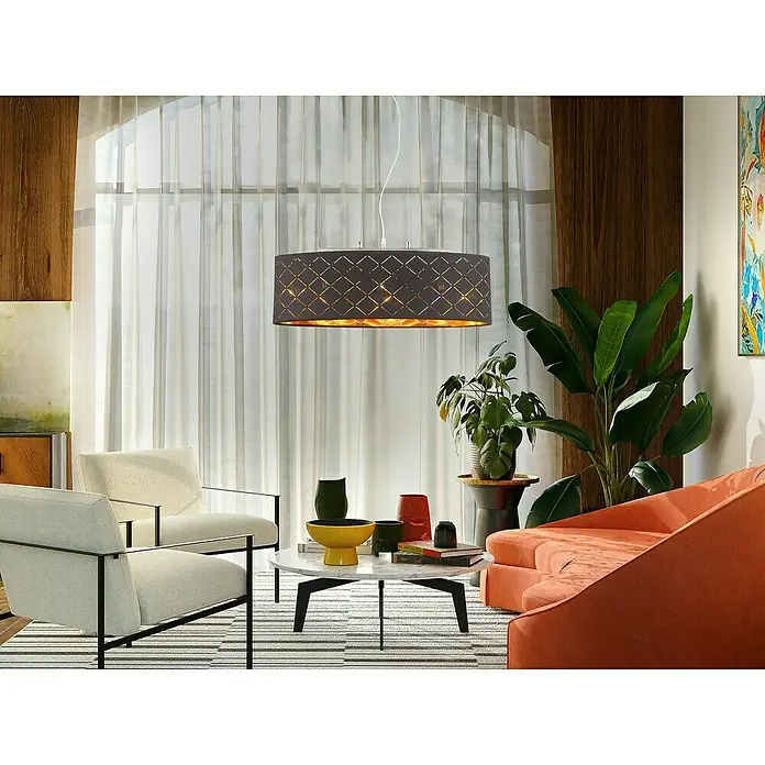 Globo LED-Pendelleuchte Clarke - L x B x H: 650 x 250 x 1.400 mm, Schwarz, E27 - Das elegante Wohnzimmer wird von einer stilvollen Hängelampe mit grauem Lampenschirm und goldener Innenseite beleuchtet.