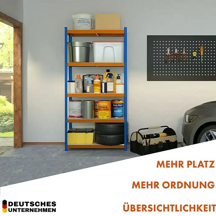 Floordirekt Schwerlastregal Rhino - H x B x T: 180 x 90 x 60 cm, Traglast pro Boden: 210 kg, Anzahl Böden: 5 Stk., Stecken, Blau/Orange - Abbildung eines Regals voller Farbeimer, Reinigungsmittel, Reifen und Werkzeug in einer Garage, das für mehr Platz und Ordnung sorgt.