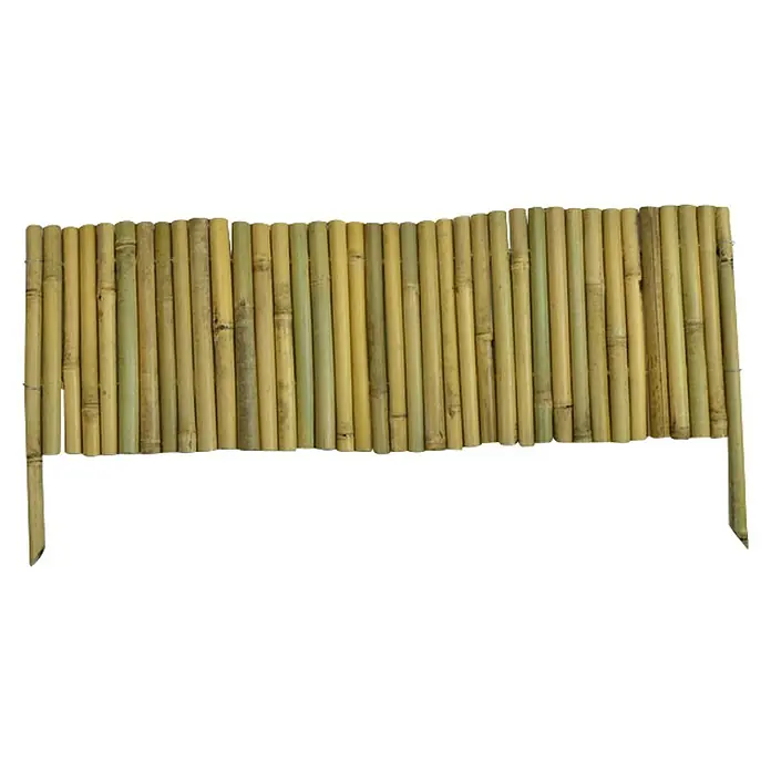 Floordirekt Beeteinfassung - 100 x 15 cm, Bambus - Eine nahaufnahme eines attraktiven Bambuszauns, der sich perfekt zur Dekoration für Ihr Zuhause eignet.