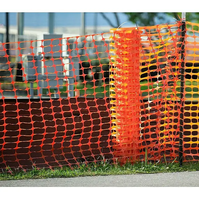 Floordirekt Absperrgitter Chester - 5.000 x 100 cm, Kunststoff, Orange - Orangefarbener Bauzaun mit rechteckigem Netzmuster sichert den Bereich ab und warnt vor Gefahren. Schutzbarriere für Baustellen oder Veranstaltungen.