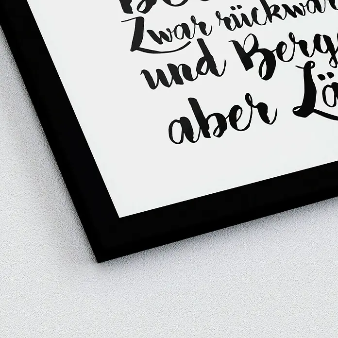 ProArt Bild - Läuft, B x H: 33 x 33 cm - Detailaufnahme eines gerahmten Kunstdrucks mit schwarzer Kalligrafie auf weißem Grund, ein dekoratives Wandelement.