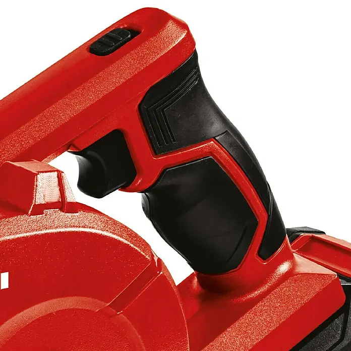 Einhell Power X-Change 18V Akku-Gebläse TE-CB 18/180 Li-Solo - 18 V, Ohne Akku, Blasgeschwindigkeit: 130 km/h - Detailaufnahme eines roten Laubbläsers mit schwarzem Griff und Schalter, ideal für Gartenarbeiten und Laubbeseitigung.