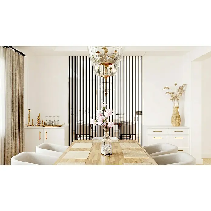 Akustikpaneel Mirror - Spiegeloptik, 2.600 x 600 x 17 mm - Einrichtungsidee mit Esstisch, Stühlen, Pendelleuchte und Kommode. Elegantes Interieur für Esszimmer mit modernem Design.