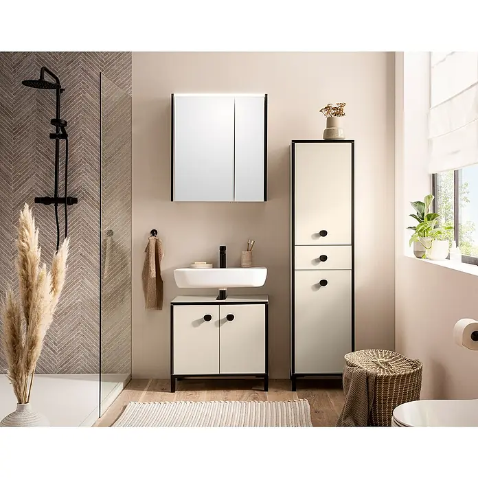 Schildmeyer Edda Waschtischunterschrank - B x T x H: 65 x 33 x 60 cm, Beige/Schwarz, Matt, 2 Türen - Badezimmer-Interieur mit einem eleganten Waschtischunterschrank, einem Spiegelschrank und einem Hochschrank in sanften Farbtönen.
