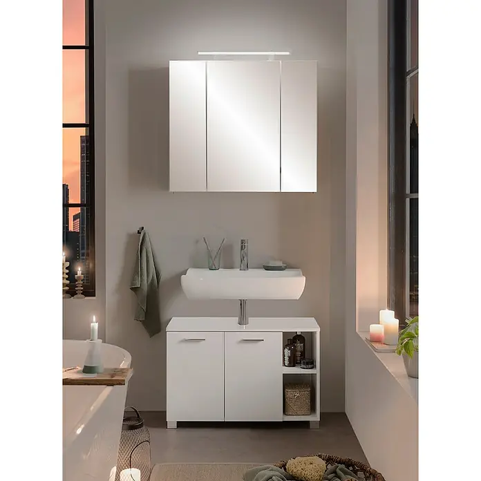 Schildmeyer Dorina Waschtischunterschrank - B x T x H: 80 x 32 x 53 cm, Weiß, Glanz - Elegantes Badezimmer-Interieur mit weißem Waschbeckenunterschrank und Spiegelschrank für stilvolle Badgestaltung.