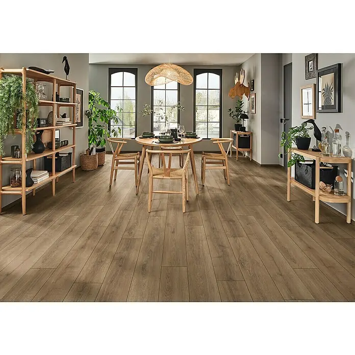 LOGOCLIC Vinto Laminat - Manhatten, Landhausdiele, 1.288 x 195 x 9 mm - Einladender Essbereich mit Holzboden. Der natürliche Holzboden schafft eine warme und gemütliche Atmosphäre in diesem stilvollen Raum.