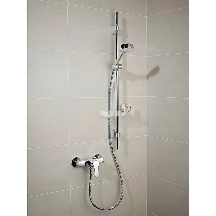 Hansa Polo Brausearmatur - Chrom, Glänzend, Ausladung: 145 mm - Elegante Duschgarnitur mit verstellbarer Brausestange, Ablage und modernem Design für ein entspannendes Duscherlebnis im Badezimmer.