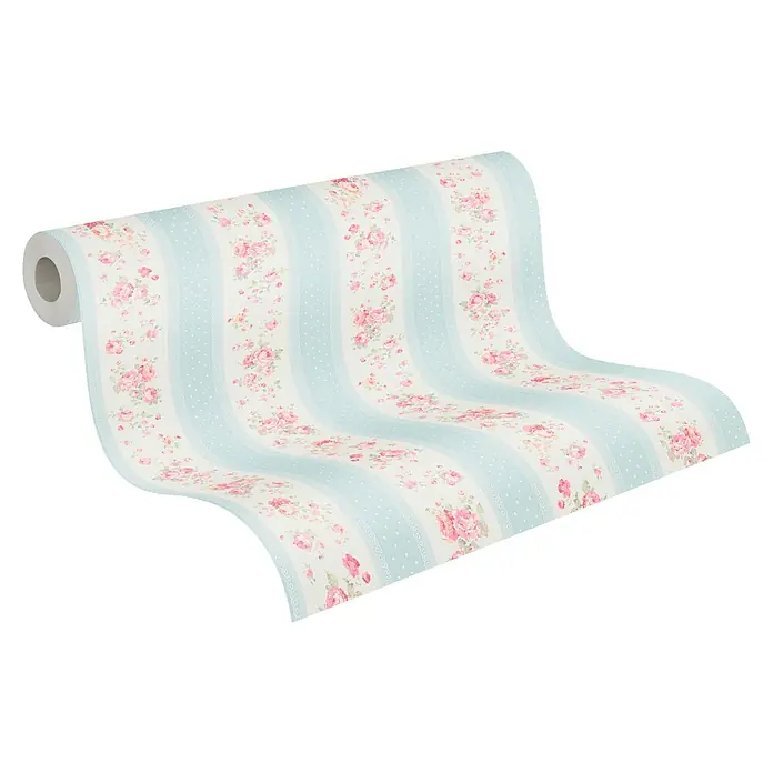 A.S. Création Maison Charme Vliestapete Vertikale Blümchen - Blau-Weiß-Rosa, Floral, 10,05 x 0,53 m - Nahaufnahme einer Rolle floral gemusterter Tapete mit zarten rosa Rosen und blauen Streifen, die eine romantische und elegante Atmosphäre schafft.