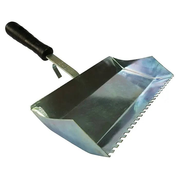 Heka Porenbetonkleberkelle - Breite: 240 mm, Geeignet für: Dünnbettmörtel - Metallschaufel mit gezahnter Kante und schwarzem Griff.