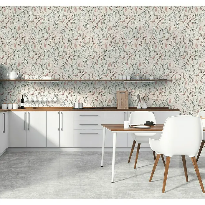 A.S. Création Pintwalls 2 Vliestapete Blätterranke - Grün-Rosa-Creme, Floral, 10,05 x 0,53 m - Einladende Küche mit Esstisch und floraler Tapete, die eine gemütliche Atmosphäre schafft. Helle Möbel und Holzelemente ergänzen das Design perfekt.
