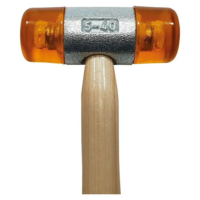 Heka Schonhammer - 550 g, Eschenholz, Durchmesser Kopf: 40 mm - Nahaufnahme eines Schonhammers mit einem Kopf aus Metall und orangefarbenen Kunststoffaufsätzen sowie einem Holzgriff.