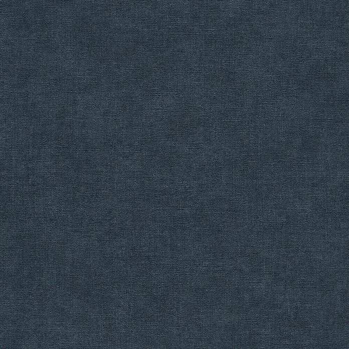 A.S. Création Metropolitan Stories Hot Spots Vliestapete - Blau-Dunkelblau, Uni, 10,05 x 0,53 m - Nahaufnahme eines dunkelblauen Stoffes mit feiner Textur. Ideal für Hintergründe, Textildesign oder Produktpräsentationen im Bereich Mode und Interior.