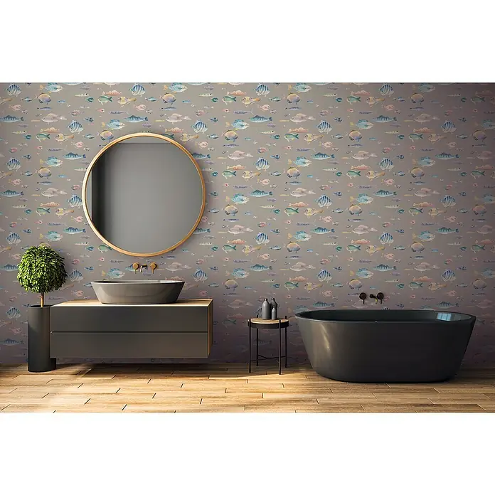 A.S. Création Pintwalls 2 Vliestapete Fische - Grau-Bunt-Blau, Tieroptik, 10,05 x 0,53 m - Badezimmer mit grauer Waschtischplatte, rundem Spiegel, schwarzem Bad und bunten Fischtapeten für eine verspielte Note.