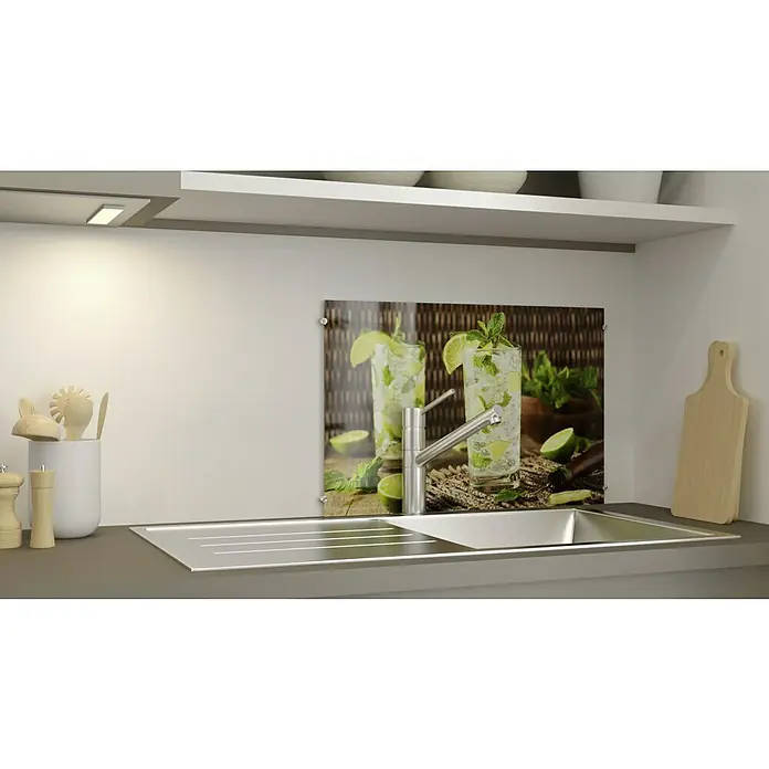 CUCINE Küchenrückwand - Caipirinha, 60 x 40 cm, Stärke: 6 mm, Einscheibensicherheitsglas (ESG) - Küchenspüle aus Edelstahl mit einer stylischen Rückwand mit Mojito-Gläsern, die eine moderne und einladende Atmosphäre schafft.
