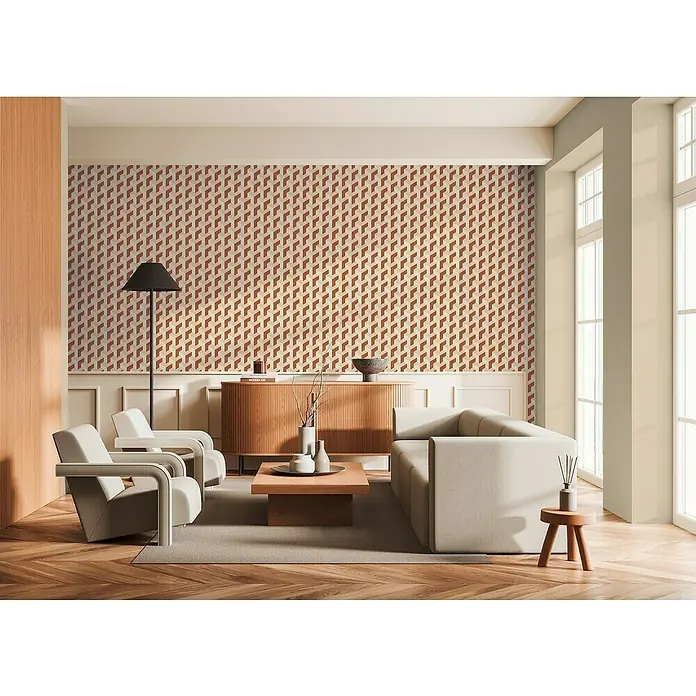 A.S. Création Daniel Hechter 7 Vliestapete 3D-Grafik - Creme-Rot-Gold, Grafisch, 10,05 x 0,53 m - Ein elegantes Wohnzimmer mit einem hellen Sofa, Sesseln und einem Couchtisch auf einem Teppich. Die Wand ist mit einem Muster versehen.