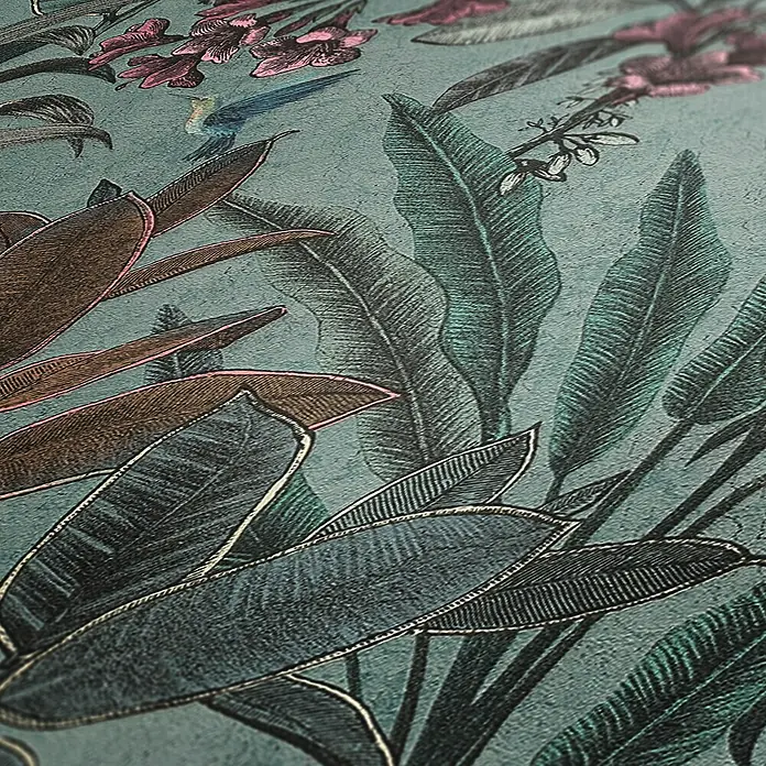 A.S. Création Pintwalls 2 Vliestapete Dschungel - Grün-Blau-Pink, Floral, 10,05 x 0,53 m - Nahaufnahme einer Tapete mit tropischem Blatt- und Vogelmuster in Braun-, Grün- und Rosatönen für eine exotische Wandgestaltung.