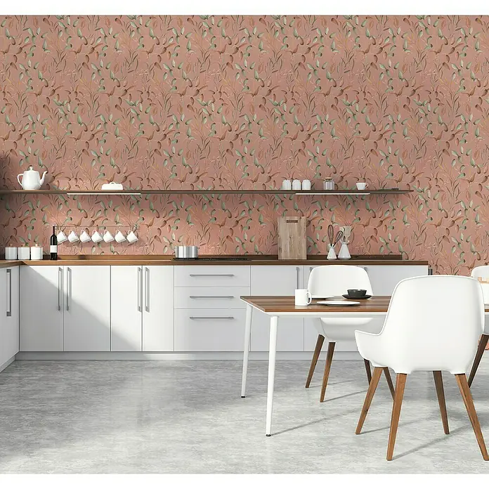 A.S. Création Pintwalls 2 Vliestapete Blätterranke - Rosa-Grün-Rot, Floral, 10,05 x 0,53 m - Elegante Küche mit floral gemusterter Tapete in Rosa, weißen Schränken und einem modernen Esstisch mit Stühlen. Der Raum wirkt hell und einladend.