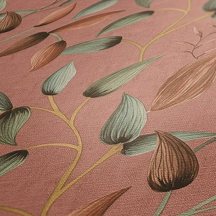 A.S. Création Pintwalls 2 Vliestapete Blätterranke - Rosa-Grün-Rot, Floral, 10,05 x 0,53 m - Nahaufnahme einer rosa Tapete mit Blätter- und Zweigmuster.