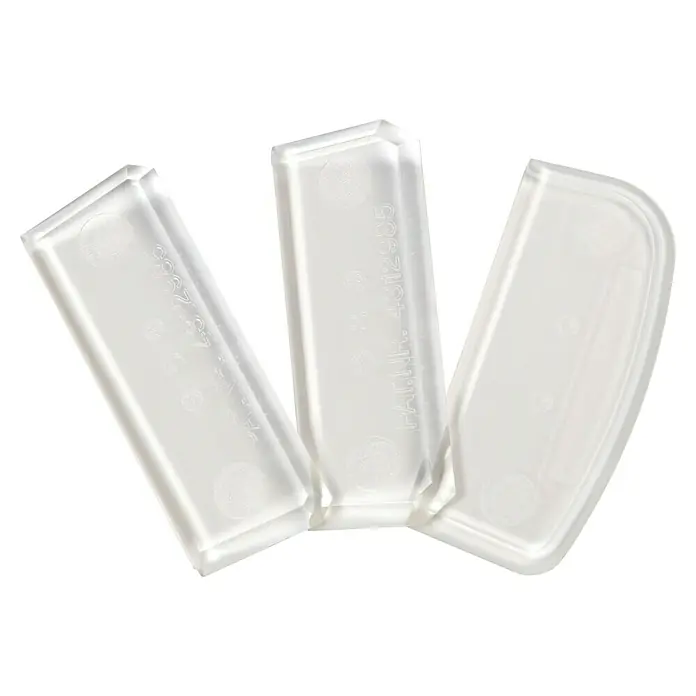 Heka Fugengummi Fugenboy - Passend für: Fugenbreite 5/8 mm, Geeignet für: Fliesen - Nahaufnahme von drei weißen, durchsichtigen Medikationskassetten, die nebeneinander stehen und Produktinformationen aufgedruckt haben.