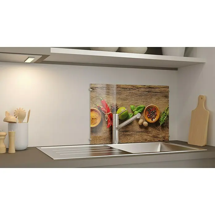 CUCINE Küchenrückwand - Wooden Spice, 60 x 40 cm, Stärke: 6 mm, Einscheibensicherheitsglas (ESG) - Küchenrückwand mit Gewürzen und Kräutern über der Spüle.
