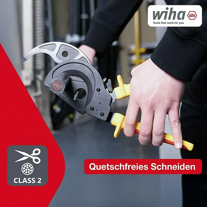 Wiha Ratschenkabelschneider VDE 300 MM² - Länge: 27,5 cm - Das Wiha Kabelschneider Werkzeug in Aktion. Ermöglicht ein quetschfreies Schneiden von Kabeln, ideal für präzise Elektroarbeiten.