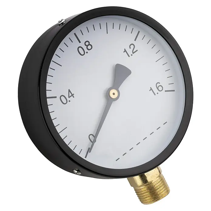 Walteco Rusticline Manometer - Stahl, Schwarz - Detailaufnahme eines schwarzen Druckmessers mit weißem Zifferblatt und goldenem Anschlussstück.