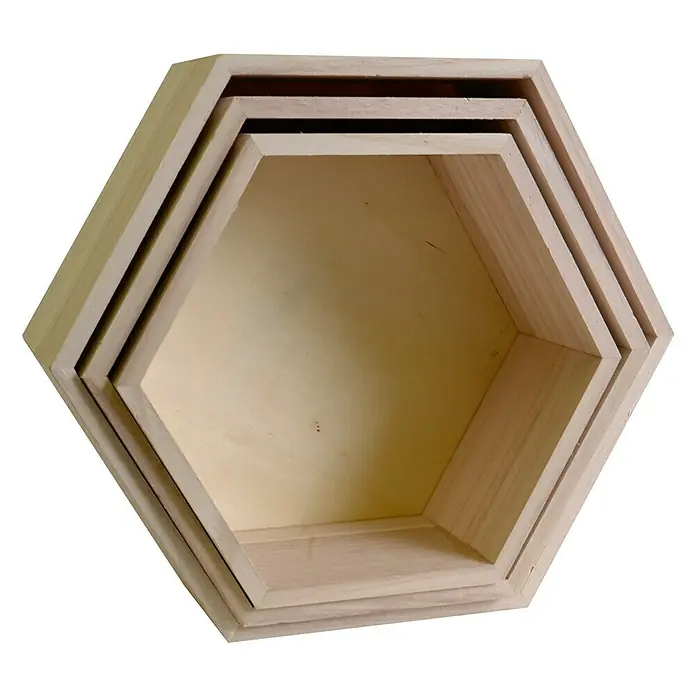 Artemio Set cajas de madera Bandejas Hexagonal - 3 ud., Madera - Estanterías hexagonales de madera. Las estanterías son de diferentes tamaños y encajadas una dentro de la otra. Son de madera clara.