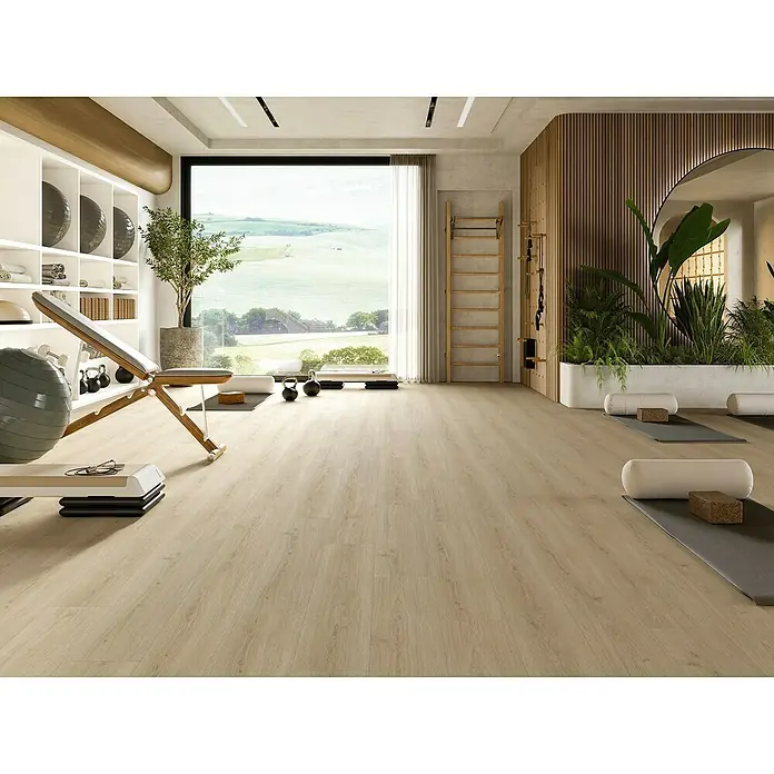 Parador Vinylboden Basic 5.3 - Eiche Regent beige, Landhausdiele, 1.209 x 225 x 5,3 mm - Fitnessraum mit Hantelbank, Sprossenwand und Yogamatten für ein umfassendes Trainingserlebnis.