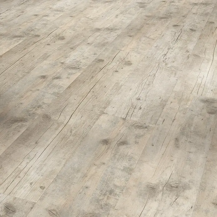 Parador Vinylboden Classic 2030 - Altholz geweißt Holzstruktur, Landhausdiele, 1.207 x 216 x 9,6 mm - Nahaufnahme des hellen Holzfußbodens mit sichtbarer Maserung und Astlöchern, der ein Gefühl von Wärme und natürlicher Eleganz vermittelt.