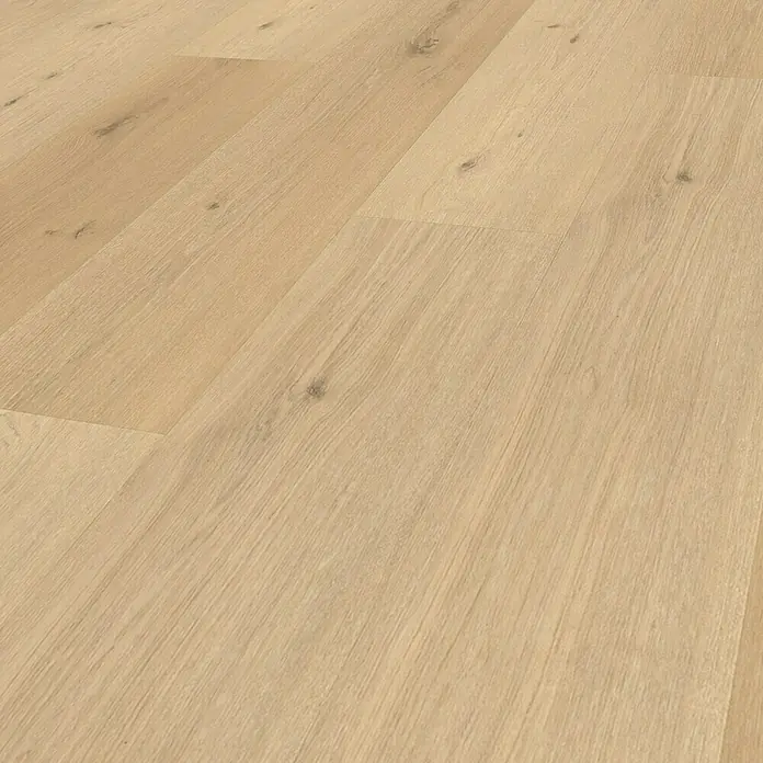 Parador Vinylboden Classic 2030 - Eiche Natural Mix hell Holzstruktur, Landhausdiele, 1.207 x 216 x 9,6 mm - Nahaufnahme des Laminatbodens mit warmen Holztönen und dezenter Maserung. Ideal für gemütliche Wohnräume.
