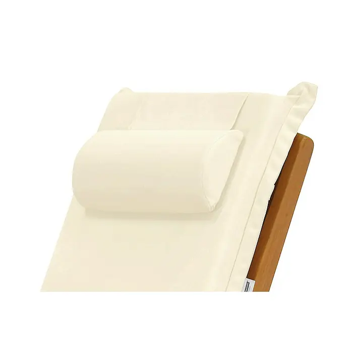 Kai Wiechmann Liegenauflage - Sonnenliege, Hochlehner, Relaxchair, L x B x H: 49 x 36 x 6 cm, Polyacryl, Naturweiß - Nahaufnahme einer Liege mit einem cremefarbenen Polster und einem Nackenkissen für zusätzlichen Komfort.