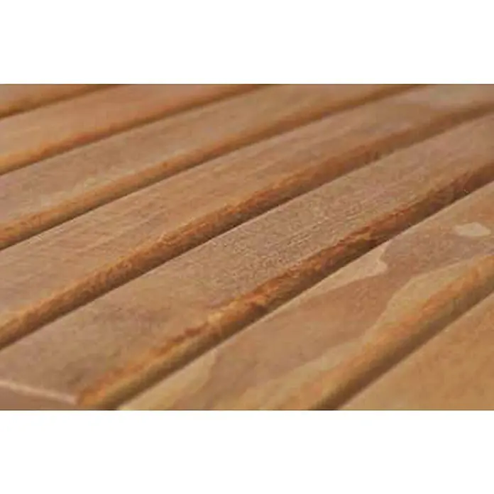 Kai Wiechmann Gartensessel - Teakholz, Naturbelassen, B x T x H: 60 x 65 x 92 cm - Nahaufnahme von Holzlatten, ideal als Hintergrund oder Textur für Designprojekte mit natürlicher Holzoptik.